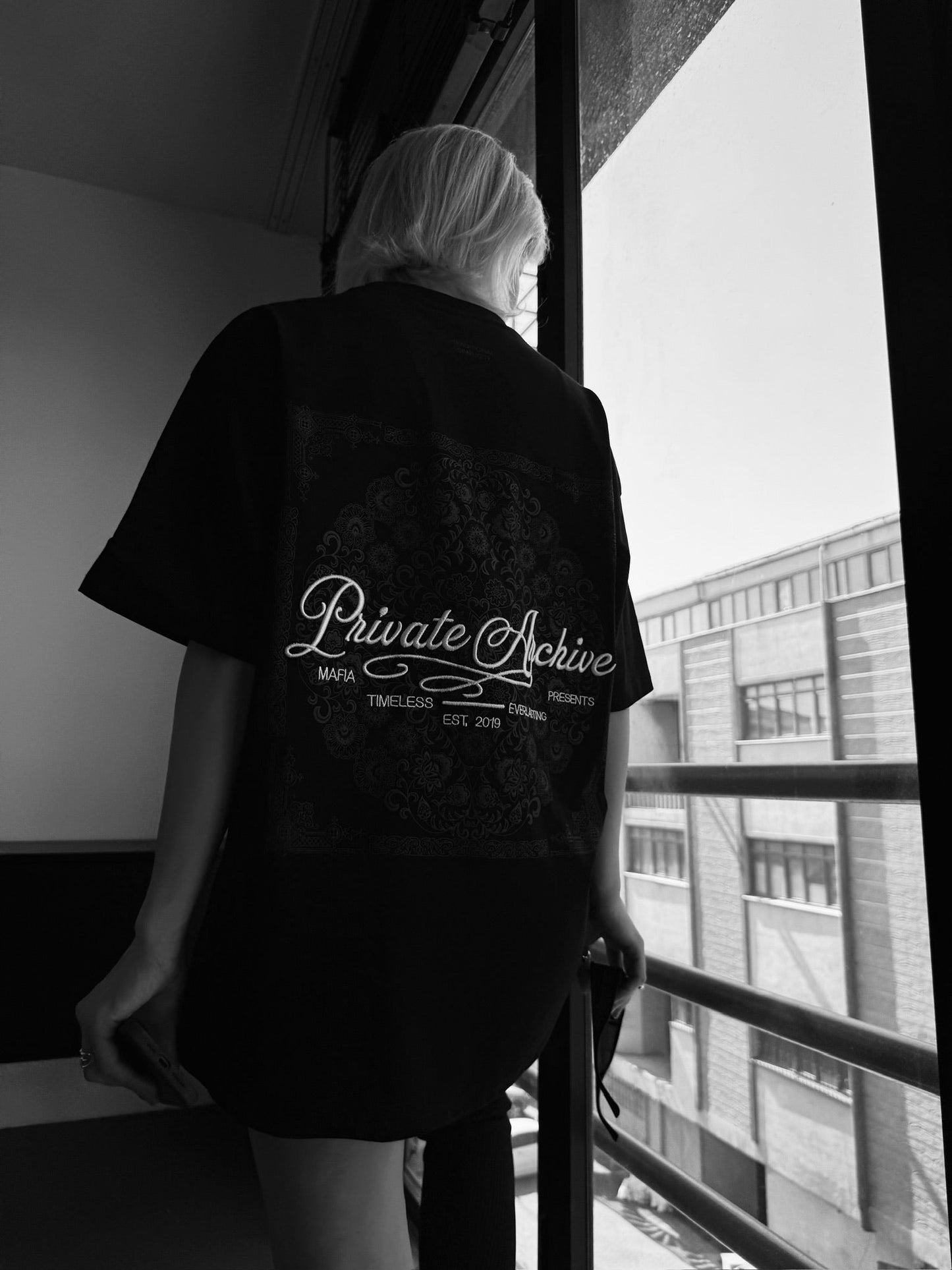 Oversize Private Archive T-Shirt - Zwart